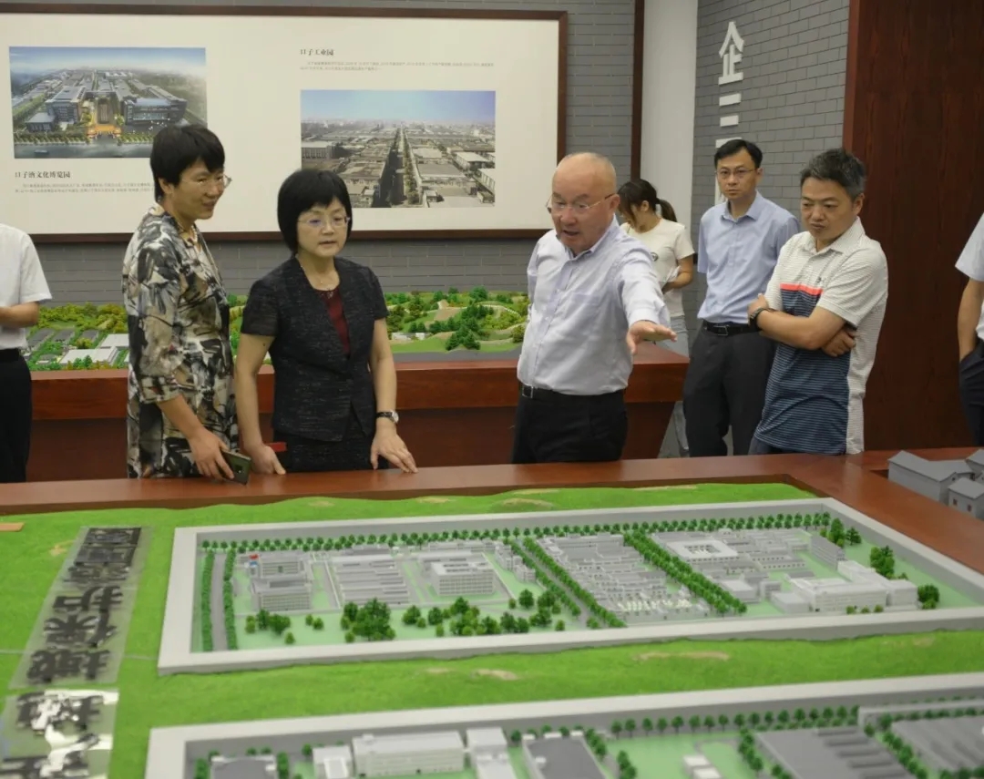 1598923726121521.jpg 袁华参观2.webp.jpg