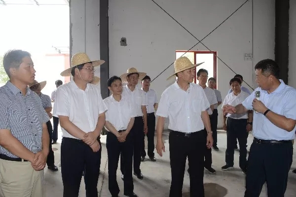 1599029221885421.jpg 18年黄晓武调研.webp.jpg